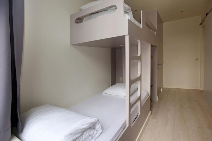 Room 27 of 52