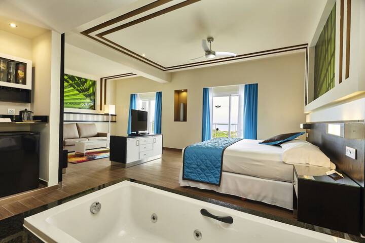 Room 16 of 90