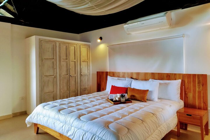 Room 34 of 42