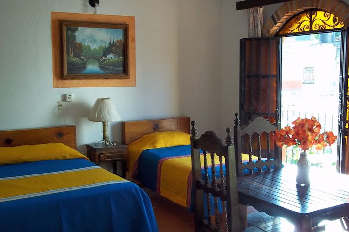 Room 6 of 14