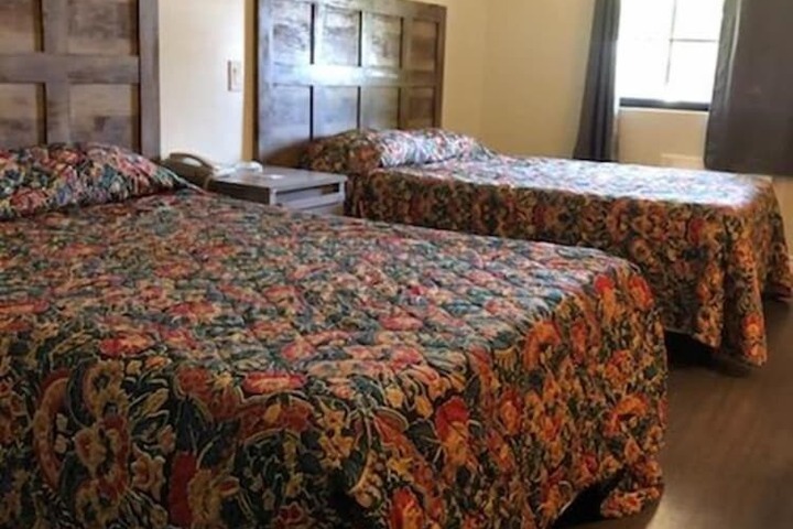 Room 10 of 30