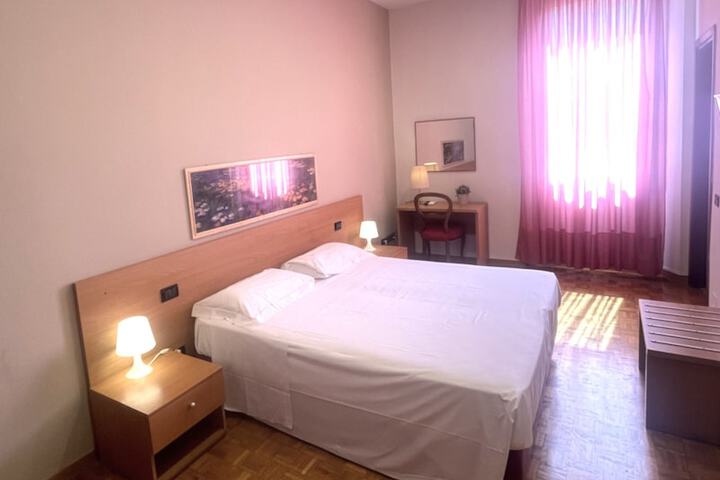 Room 16 of 37
