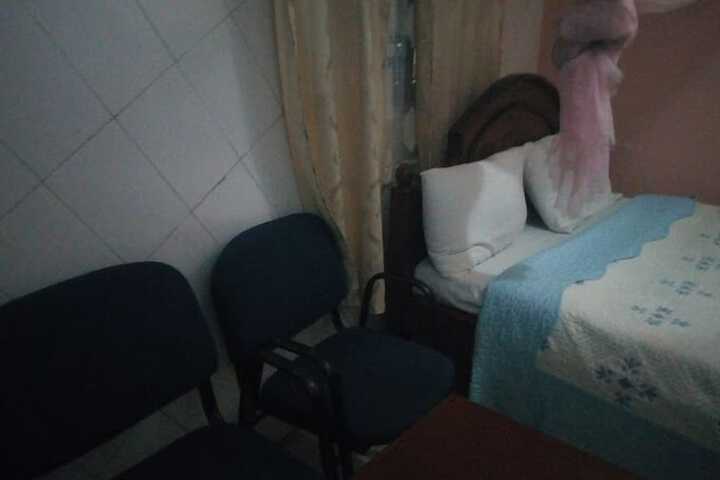 Room 9 of 16