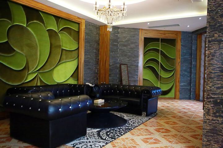 Room 49 of 78