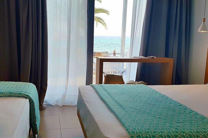 Room 2 of 78