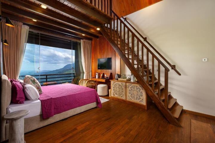 Room 17 of 36