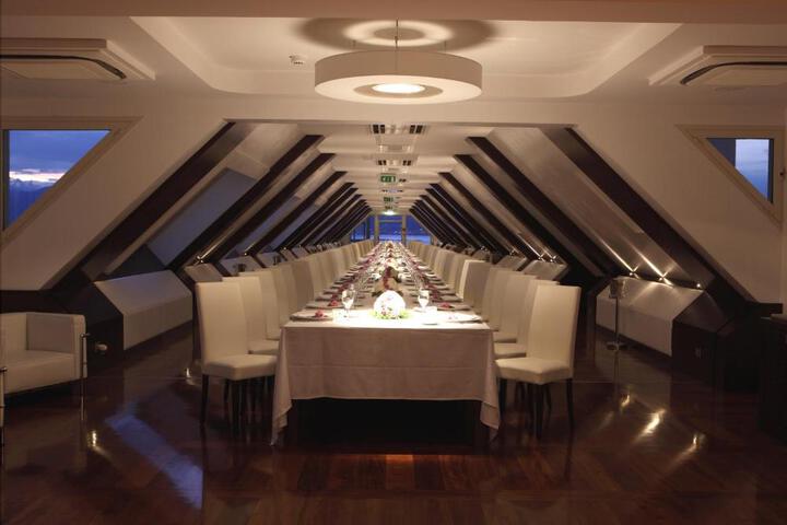 Dining 11 of 23