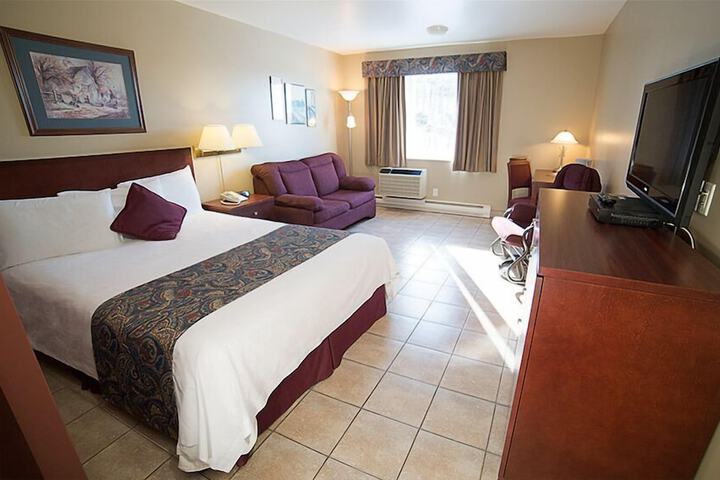 Room 4 of 8