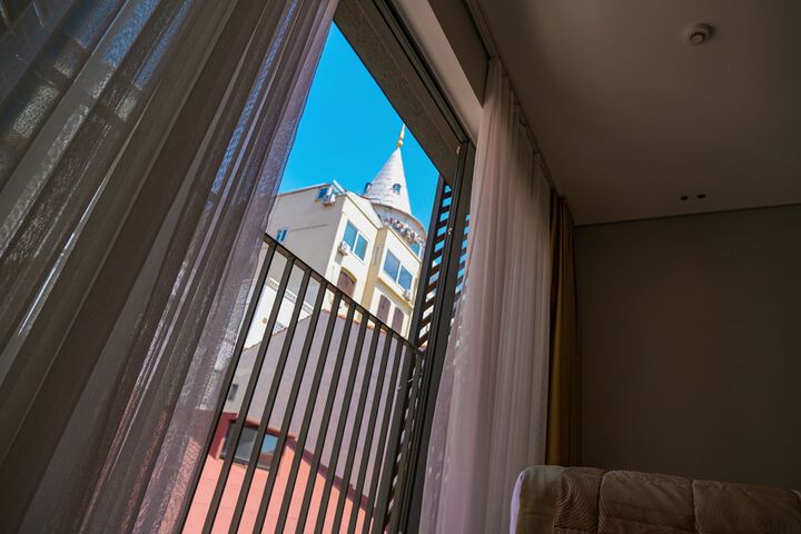 Room 4 of 41