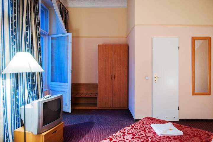 Room 24 of 39