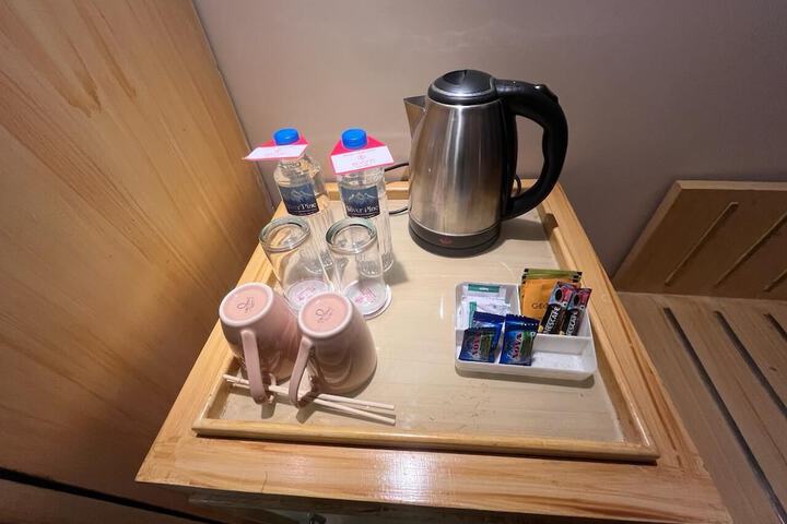 Room 9 of 32