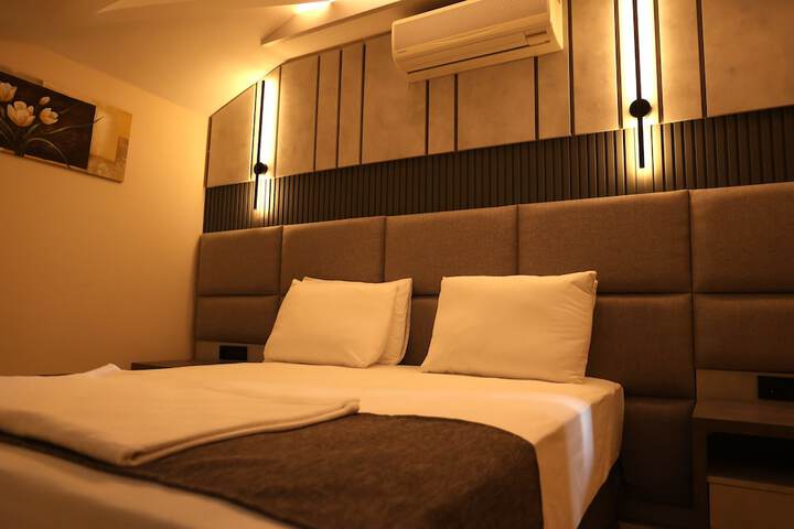 Room 32 of 108
