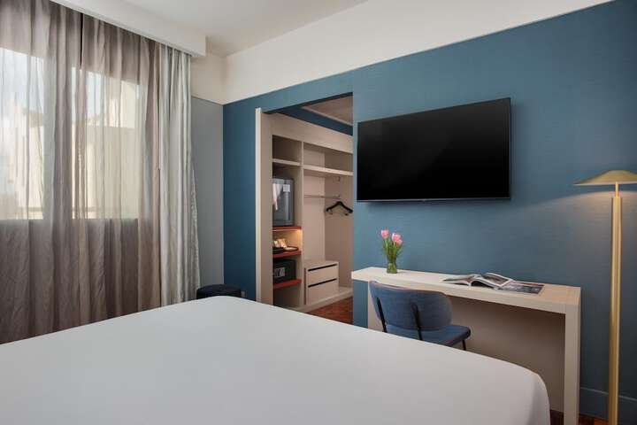 Room 38 of 79