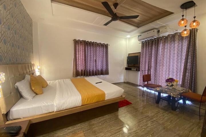 Room 3 of 17