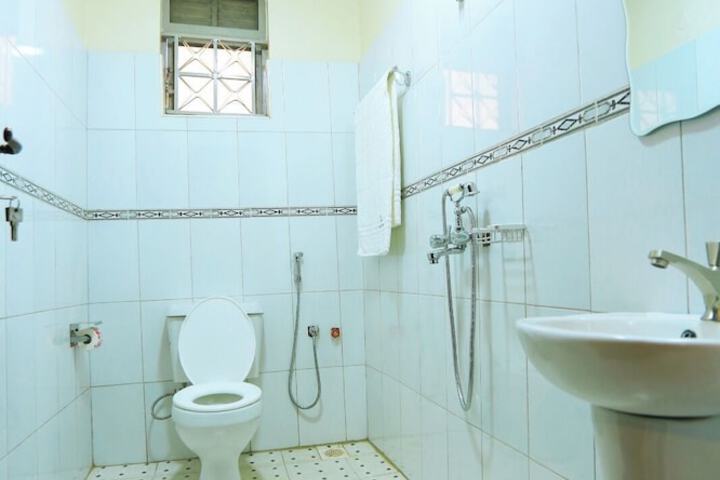 Room 10 of 18