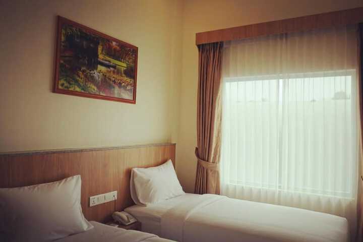 Room 7 of 34
