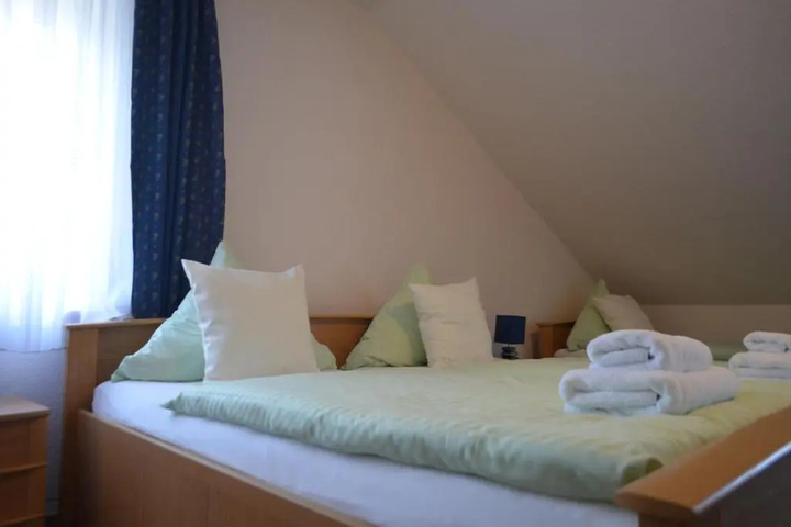 Room 2 of 17