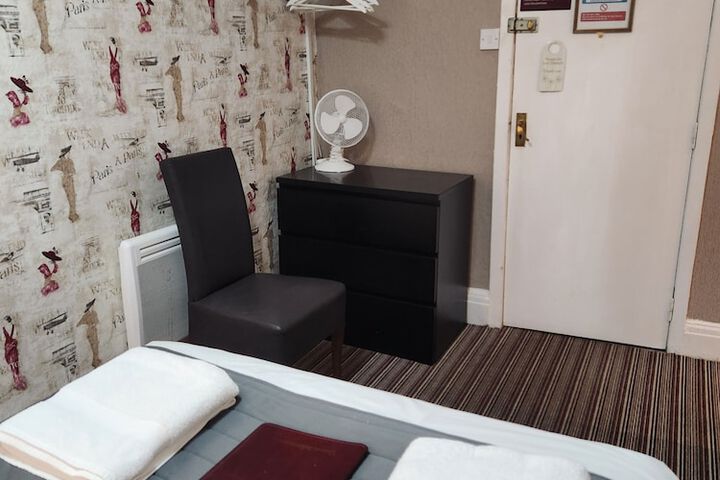 Room 35 of 49