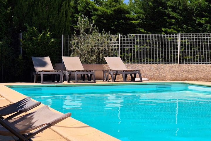 Logis Hôtel Le Mistral - Restaurant - Montélimar sud in Chateauneuf-du-Rhone