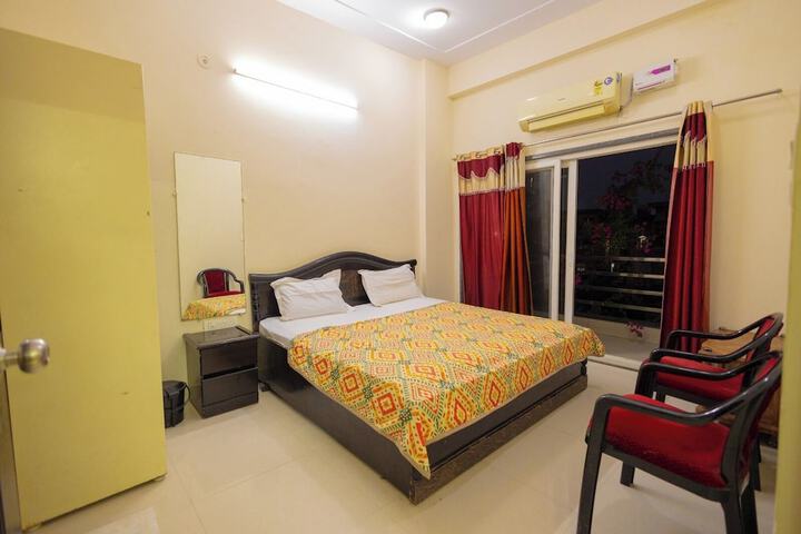 Room 6 of 14