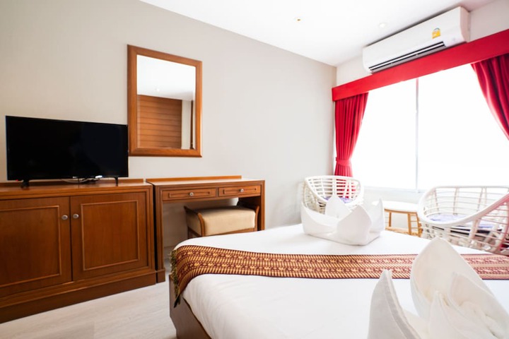 Room 4 of 40