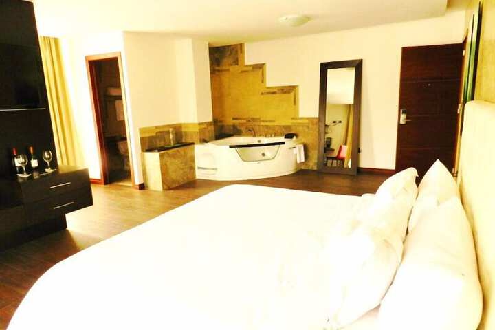 Room 12 of 34