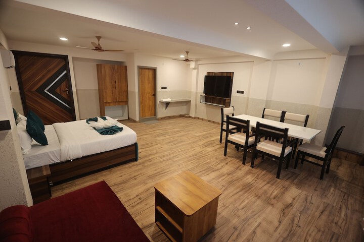 Room 17 of 21