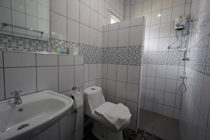 Room 27 of 49