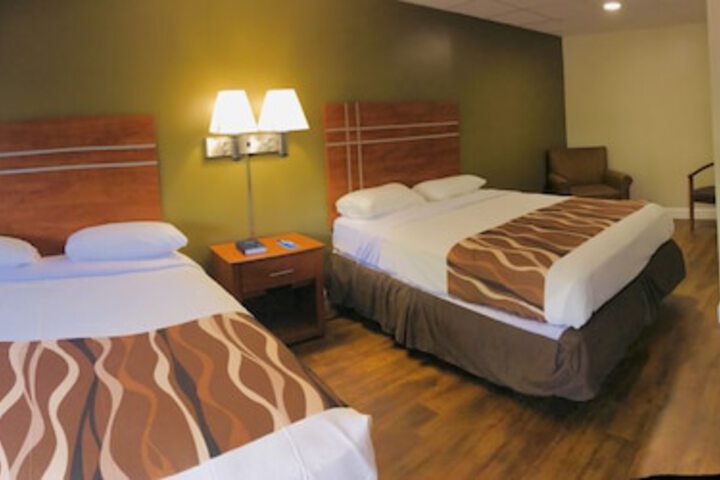 Deluxe 2 Queen Beds (11 of 12)
