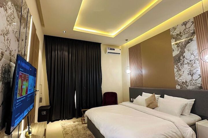Room 5 of 22