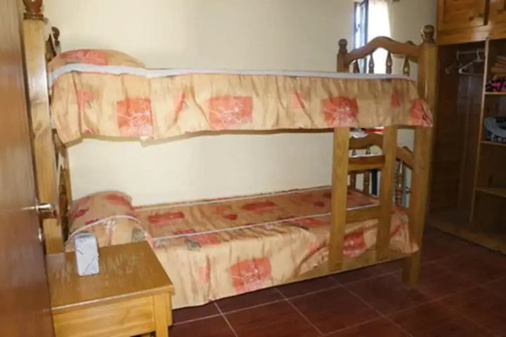 Room 6 of 16