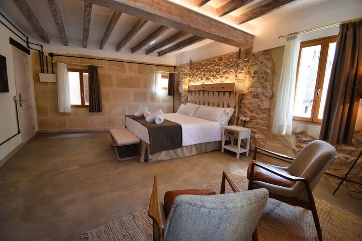 Room 3 of 40