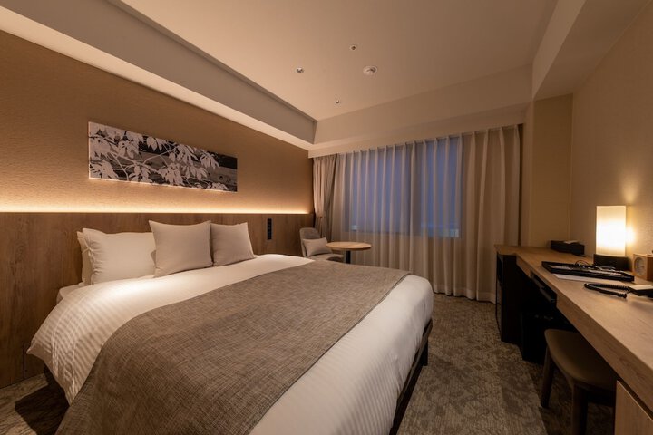 Room 9 of 40