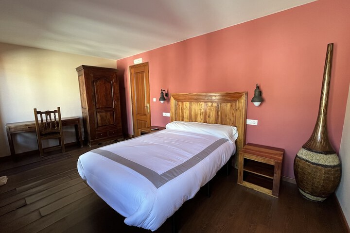 Room 47 of 95