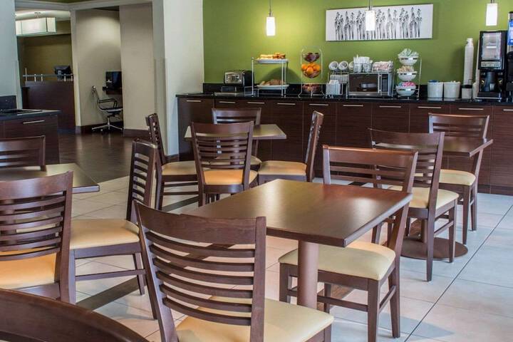 Breakfast area