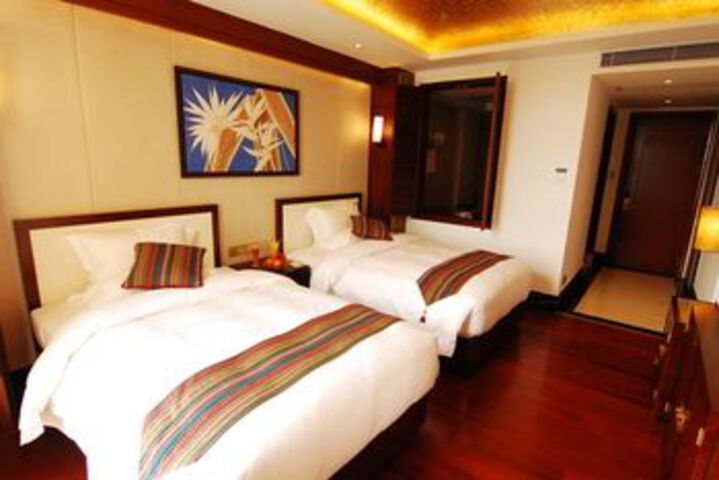 Room 11 of 24