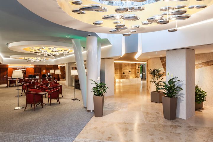Guest Lobby