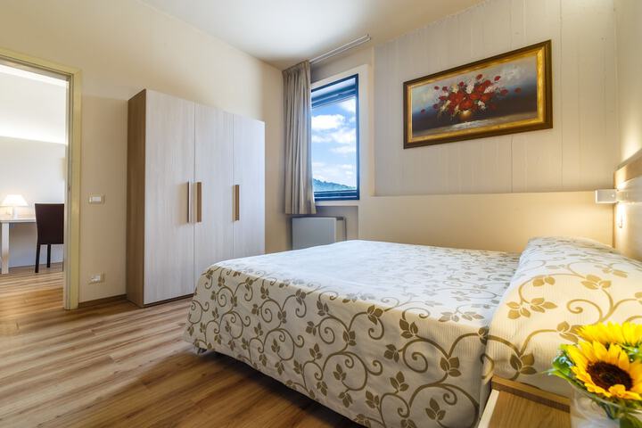 Room 10 of 47