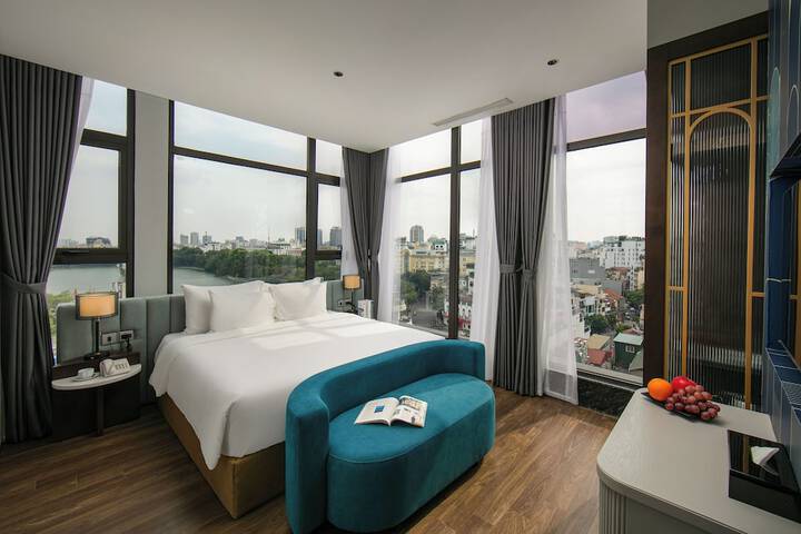 Room 30 of 153