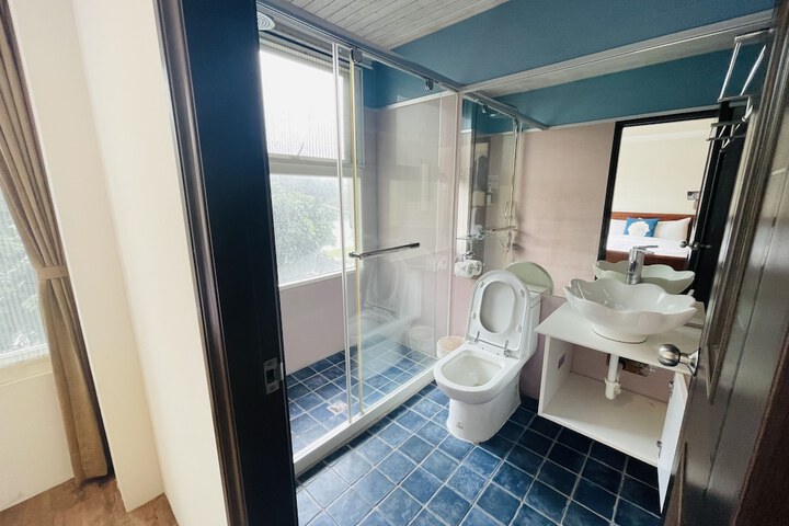 Room 16 of 24