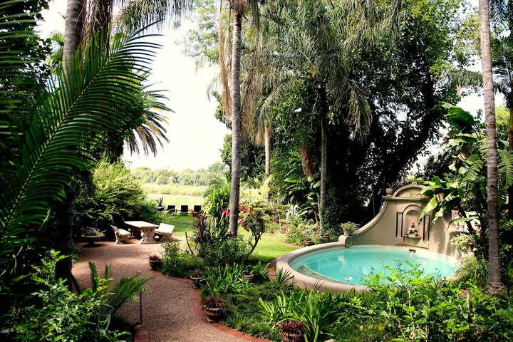 Hotel with Pool