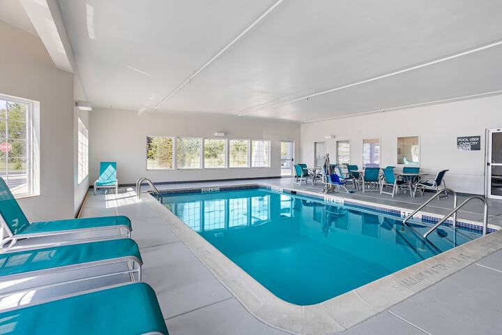 Hotel Pool