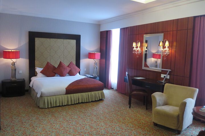 Room 5 of 40