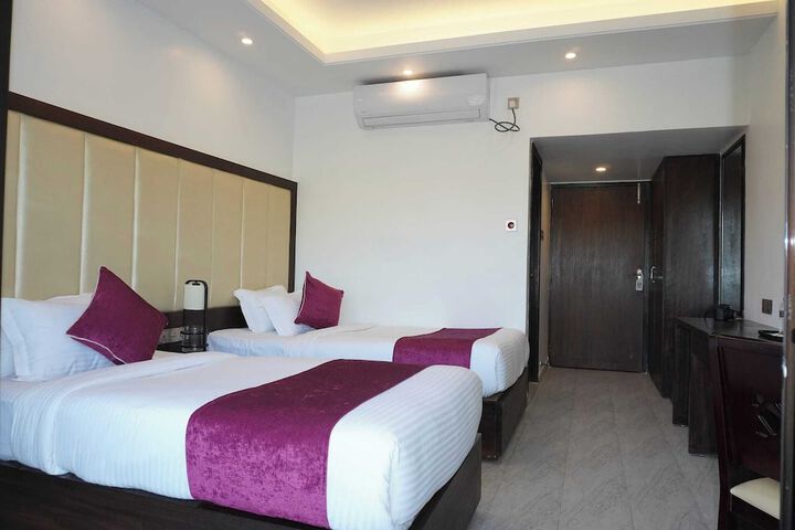 Room 10 of 82