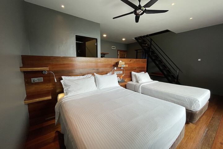 Room 12 of 62