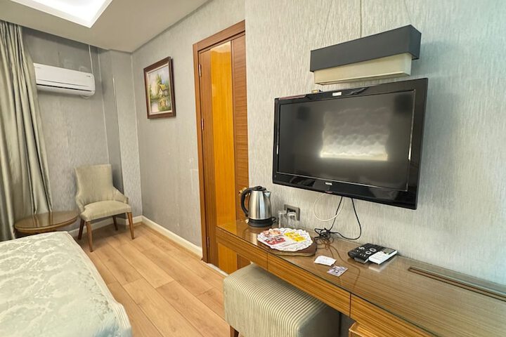 Room 5 of 46