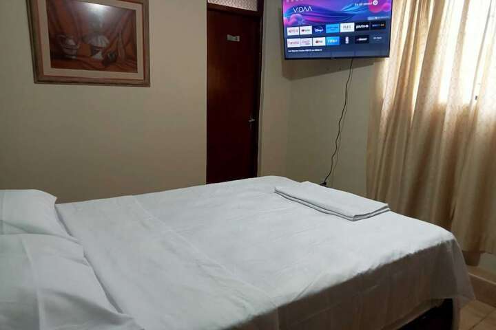 Room 3 of 10