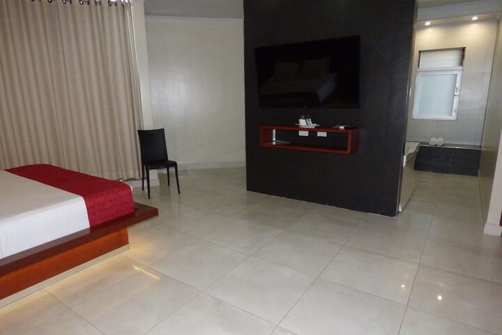 Room 35 of 82