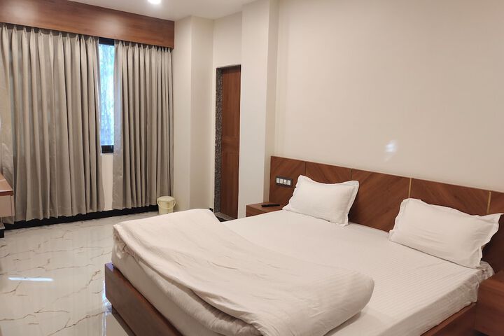 Room 17 of 36