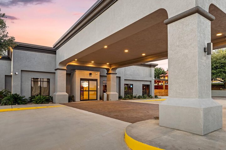Hotel 75 of 82